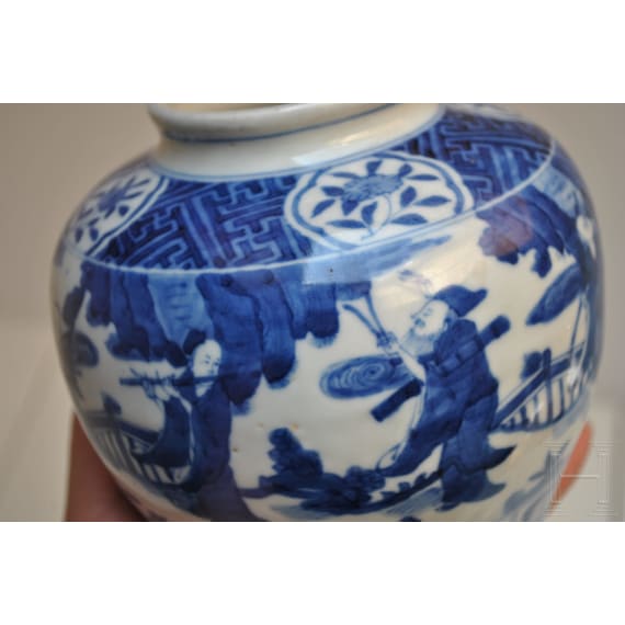 Blau-wei&szlig;e Vase mit fig&uuml;rlicher Szene mit Wanli-Sechszeichenmarke, China, wahrscheinlich aus dieser Zeit (1572 - 1620)