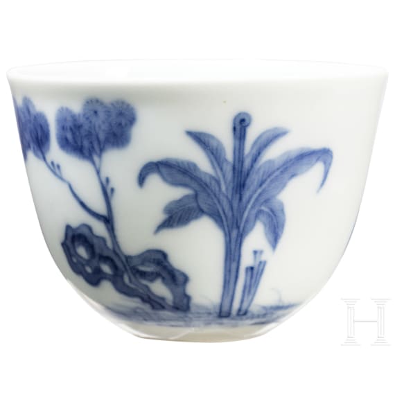 Blau-wei&szlig;es Koppchen mit erotischer Darstellung und Kangxi-Marke, wohl aus dieser Zeit (18. Jhdt.)