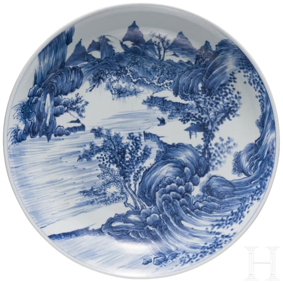 Gro&szlig;e blau-wei&szlig;e Schale mit Landschaftsszenerie, China, wohl Kangxi-Periode