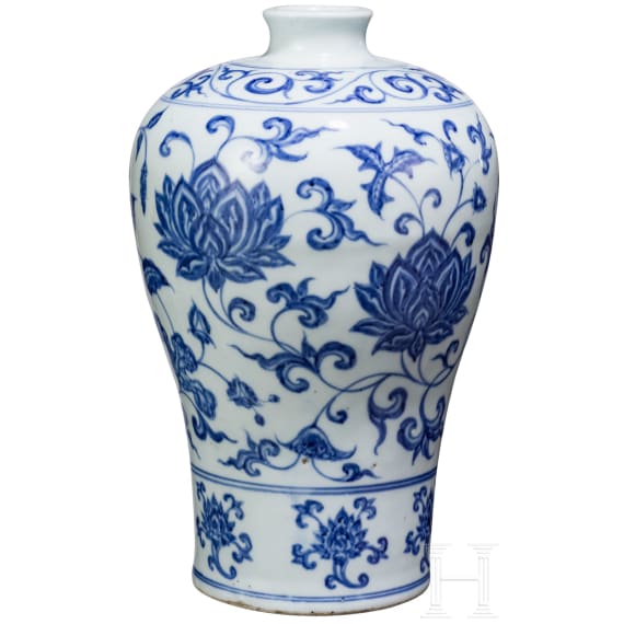 Blau-wei&szlig;e Meiping-Vase im Ming-Stil, China, wahrscheinlich 19./20. Jhdt.