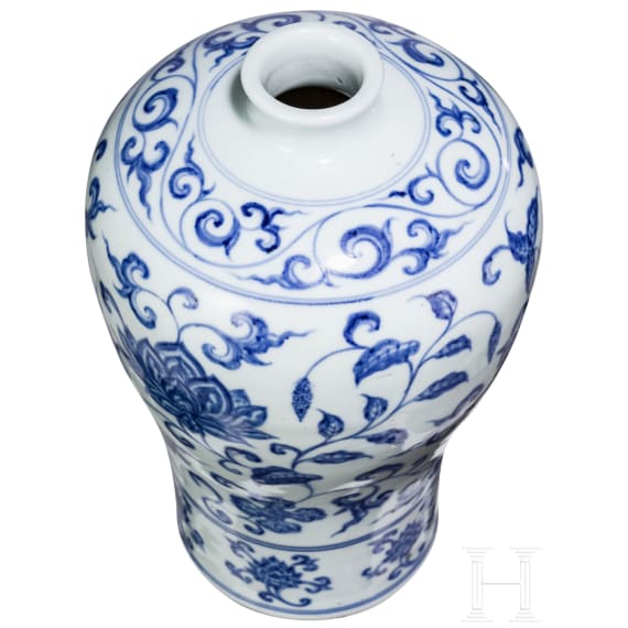 Blau-wei&szlig;e Meiping-Vase im Ming-Stil, China, wahrscheinlich 19./20. Jhdt.
