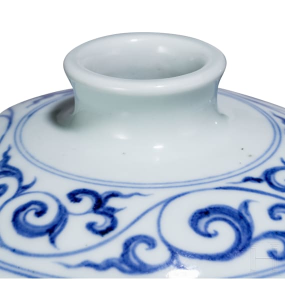 Blau-wei&szlig;e Meiping-Vase im Ming-Stil, China, wahrscheinlich 19./20. Jhdt.