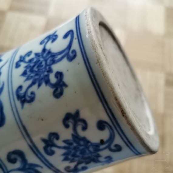 Blau-wei&szlig;e Meiping-Vase im Ming-Stil, China, wahrscheinlich 19./20. Jhdt.
