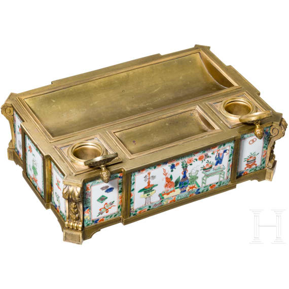 Ormolu-Schreibtischset mit chinesischen Porzellanplaketten, Frankreich, um 1800