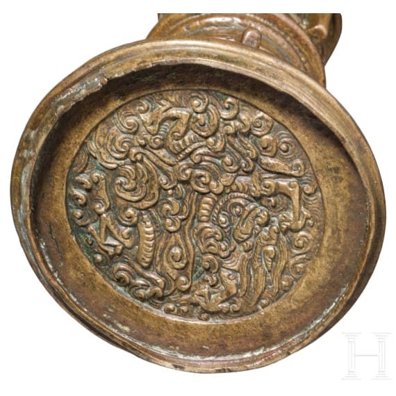 Archaische Gu-Vase aus vergoldeter Bronze, China, Ming-Dynastie, 15./16. Jhdt.