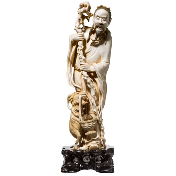 Gro&szlig;e Elfenbeinfigur Shou Xings, China, um 1900