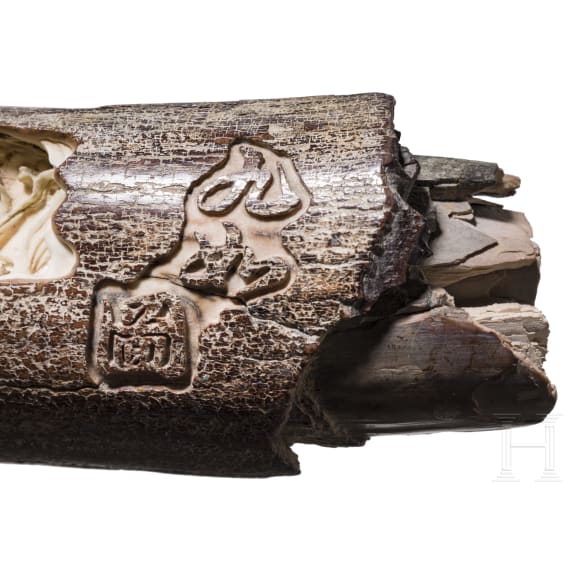 Geschnitzter Mammut-Sto&szlig;zahn mit Fischen, China, 20. Jhdt.