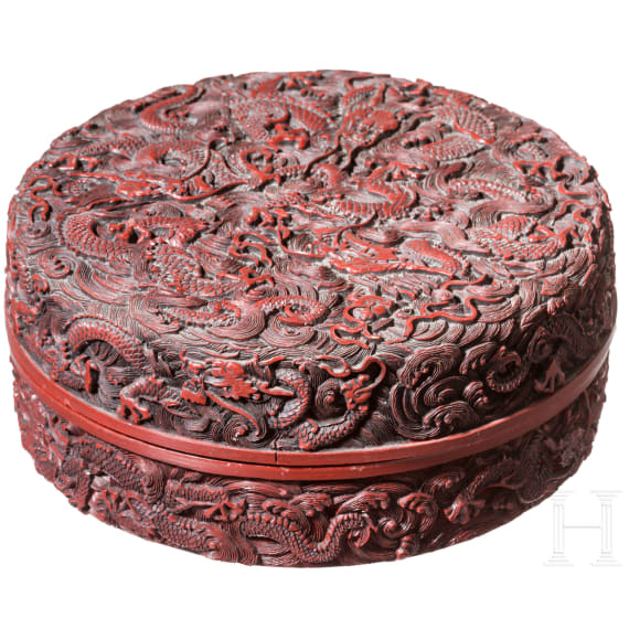 Rotlackdose "Neun Drachen", China, Qing-Dynastie, 19. Jhdt.