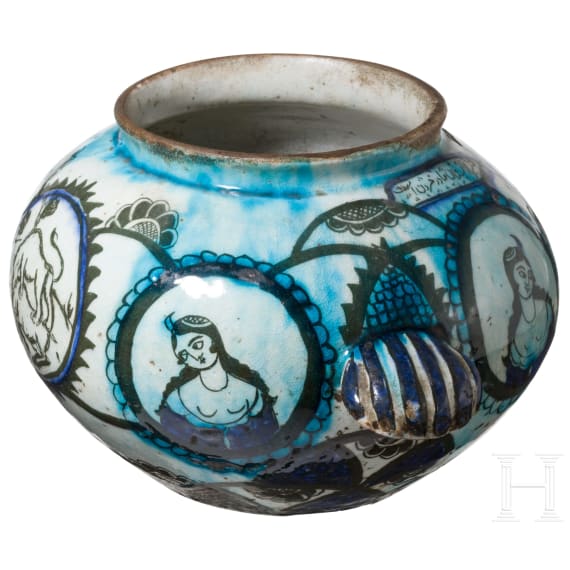 Wei&szlig;-blaue Qajar-Vase, Persien, 19. Jhdt.