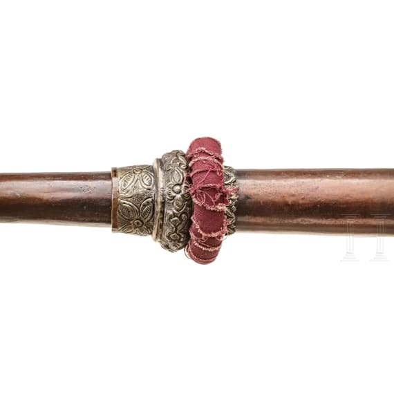 Zwei Tempeltrompeten (Dungchen), Nepal, um 1900