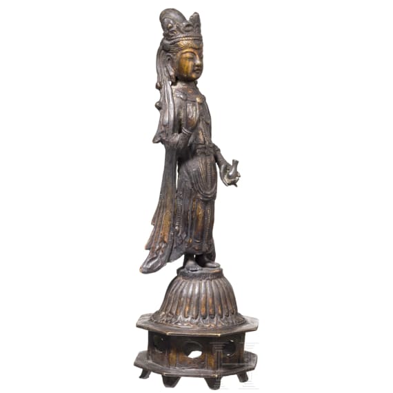 Vergoldete Bronzestatuette Avalokiteshvaras, Korea, Vereinigtes Silla (668 - 935)