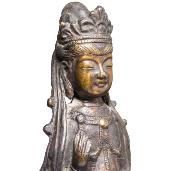 Vergoldete Bronzestatuette Avalokiteshvaras, Korea, Vereinigtes Silla (668 - 935)