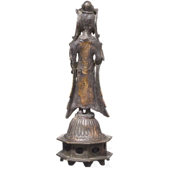 Vergoldete Bronzestatuette Avalokiteshvaras, Korea, Vereinigtes Silla (668 - 935)