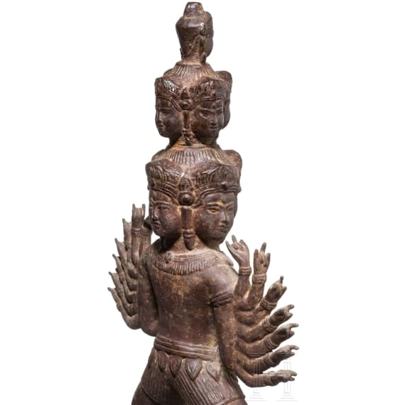 Bronze-Statuette einer tanzenden Hevajra (Ardhaparyanka), Bayon-Stil, Kambodscha, Khmer-Reich, 12. - 13. Jhdt.