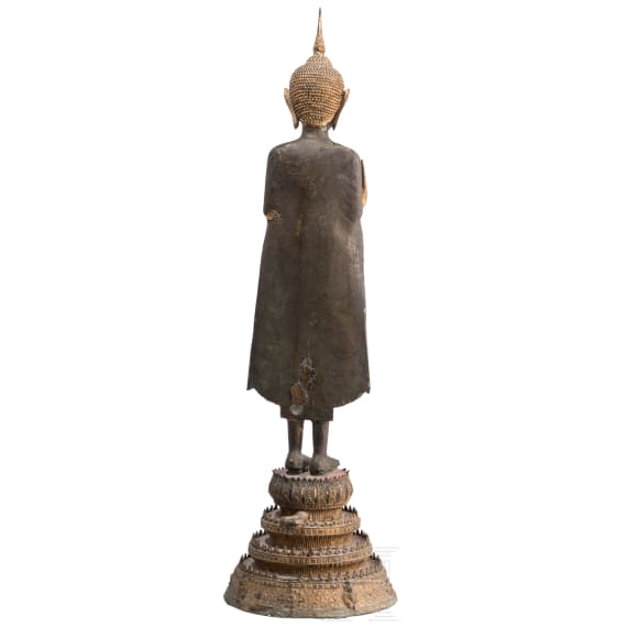 Stehender Buddha aus Bronze, Thailand, 19. Jhdt.