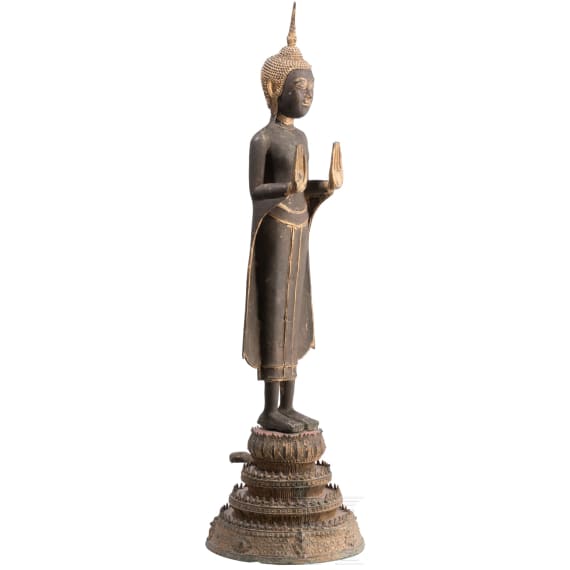 Stehender Buddha aus Bronze, Thailand, 19. Jhdt.