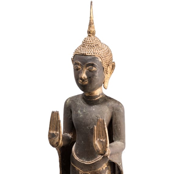 Stehender Buddha aus Bronze, Thailand, 19. Jhdt.