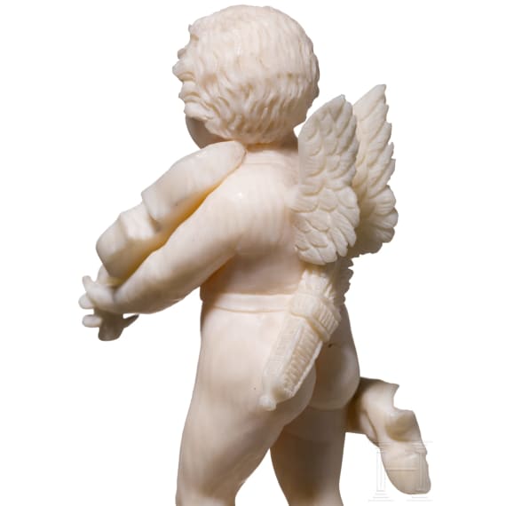 Drei Putti aus Elfenbein, M. Levy, Dieppe, Frankreich, 18. Jhdt.
