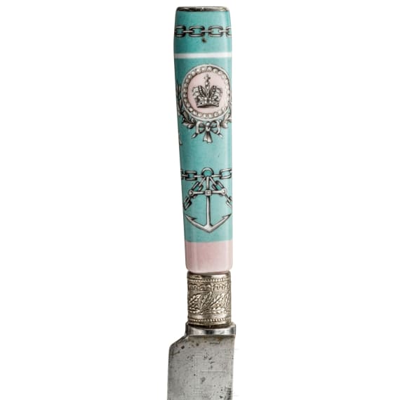 Zwei Messer mit Porzellangriffen aus dem Service der kaiserlichen Yacht "Livadia", Kaiserlich Russische Porzellanmanufaktur, St. Petersburg, um 1870-80