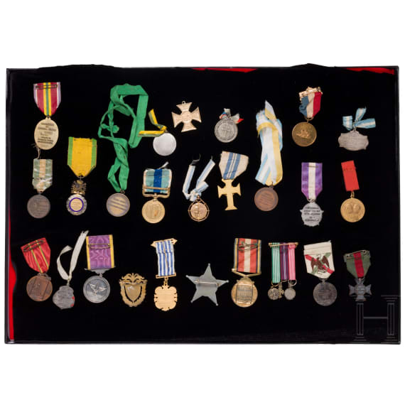 Sammlung mit 88 internationalen Auszeichnungen, 1910 - 1980