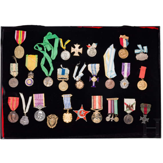 Sammlung mit 88 internationalen Auszeichnungen, 1910 - 1980