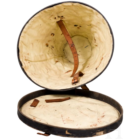 Helm f&uuml;r Offiziere der hessischen Infanterie, um 1910