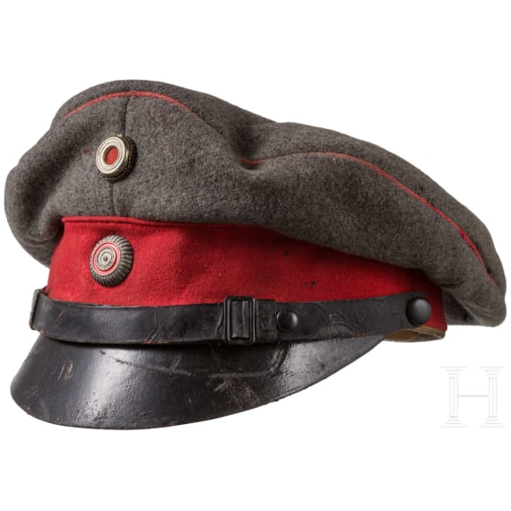Feldgraue Schirmm&uuml;tze f&uuml;r Offiziere der hessischen Armee sowie bayerisches Portepee