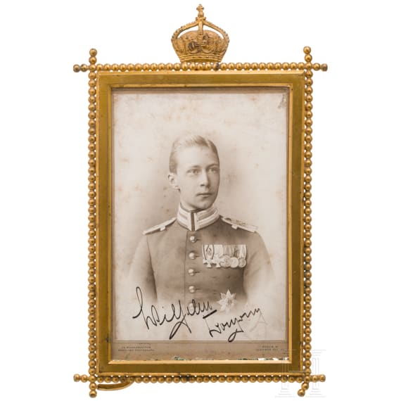Kronprinz Wilhelm von Preu&szlig;en - Widmungsportr&auml;t im Geschenkrahmen, um 1905