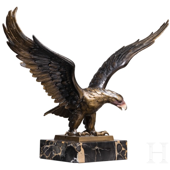 Gro&szlig;er Tischadler auf Steinsockel, 20. Jhdt.