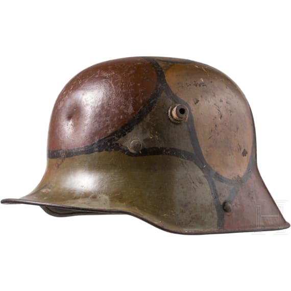 Stahlhelm M16 mit Tarnanstrich und Stirnschutzplatte