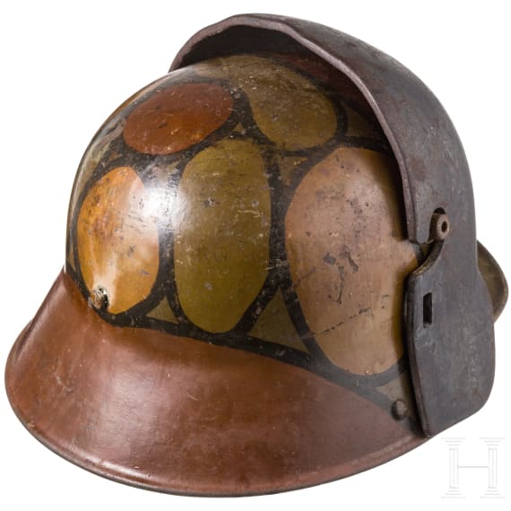 Stahlhelm M16 mit Tarnanstrich und Stirnschutzplatte