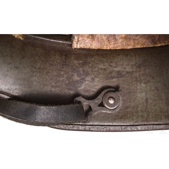 Stahlhelm M 16 mit Mimikry- Tarnanstrich