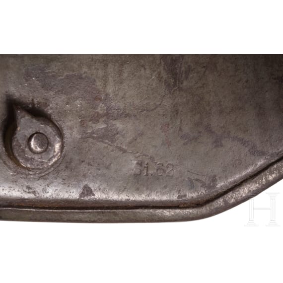 Stahlhelm M 16 mit Mimikry- Tarnanstrich