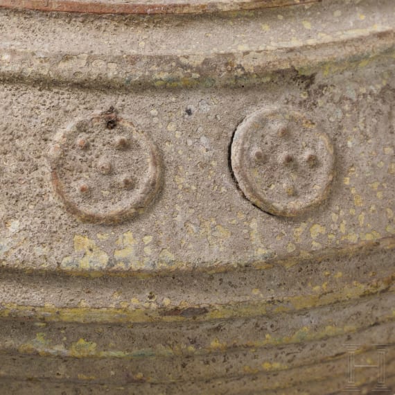 An early Islamic ceramic pot, 10th century
