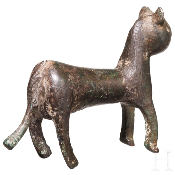 A Seljuk bronze sculpture of a panther, 12th - 13th century