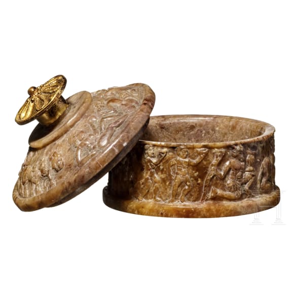 A rare and charming Roman marble pyxis, 1st century B.C. - 1st century A.D.