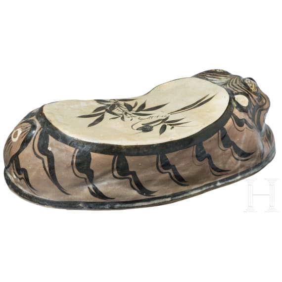 A Chinese painted Cizhou ware tiger pillow, 19th/20th century