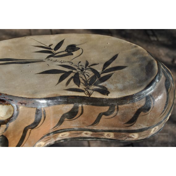 A Chinese painted Cizhou ware tiger pillow, 19th/20th century
