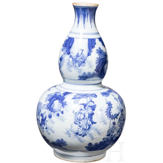 A Chinese blue and white double-gourd vase, probably Kangxi period, 18th century
