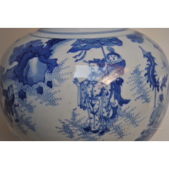 A Chinese blue and white double-gourd vase, probably Kangxi period, 18th century