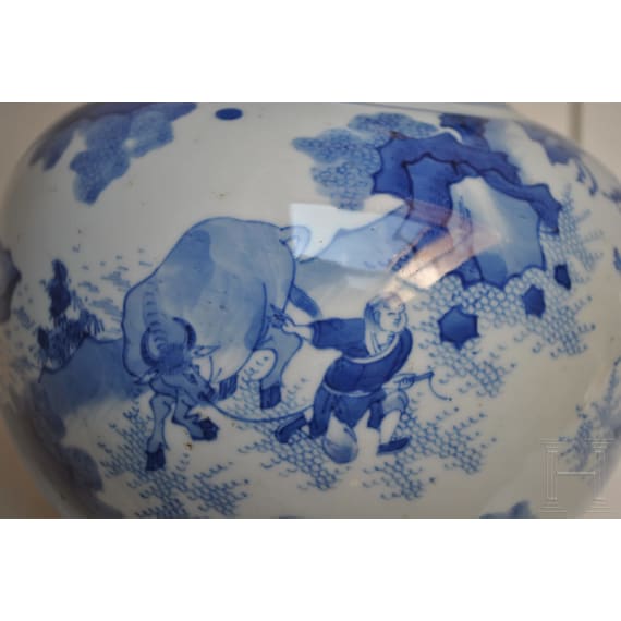 A Chinese blue and white double-gourd vase, probably Kangxi period, 18th century