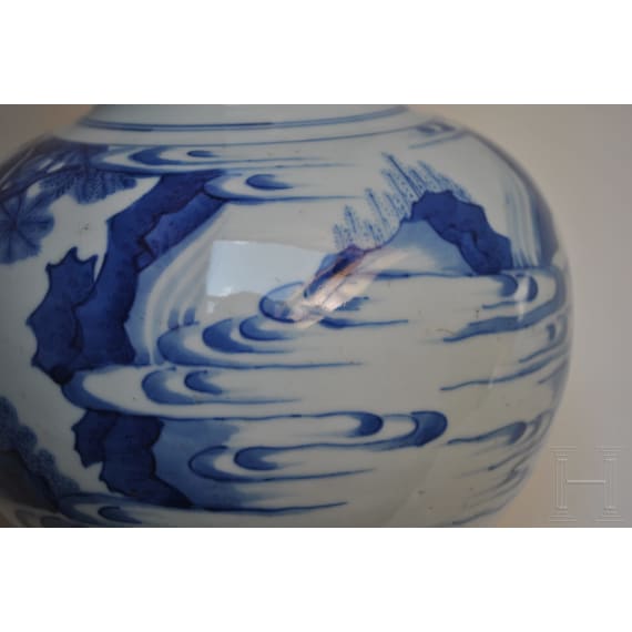 A Chinese blue and white double-gourd vase, probably Kangxi period, 18th century