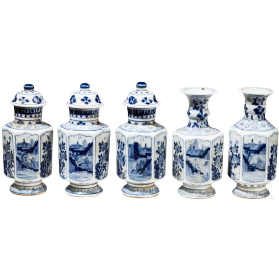 Five small Chinese blue and white "Vung Tau" cargo vases with covers, probably Kangxi period