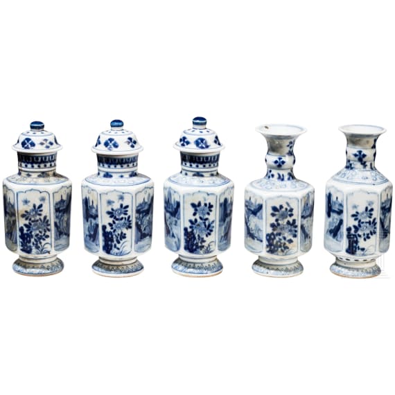 Five small Chinese blue and white "Vung Tau" cargo vases with covers, probably Kangxi period