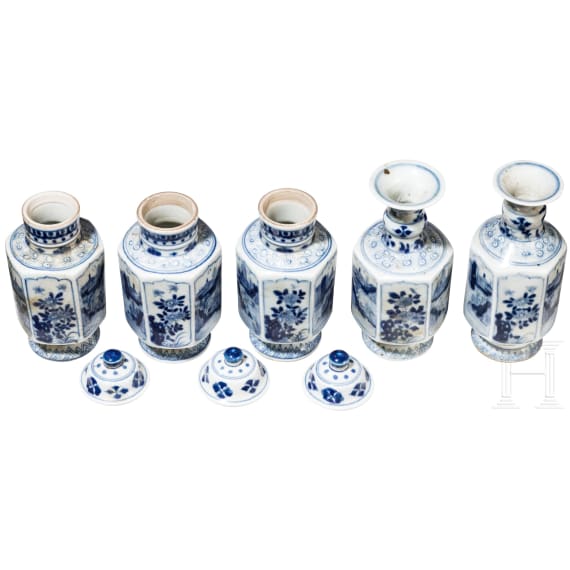 Five small Chinese blue and white "Vung Tau" cargo vases with covers, probably Kangxi period