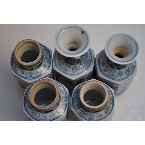 Five small Chinese blue and white "Vung Tau" cargo vases with covers, probably Kangxi period