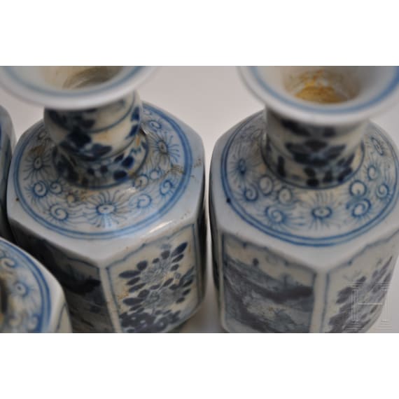 Five small Chinese blue and white "Vung Tau" cargo vases with covers, probably Kangxi period