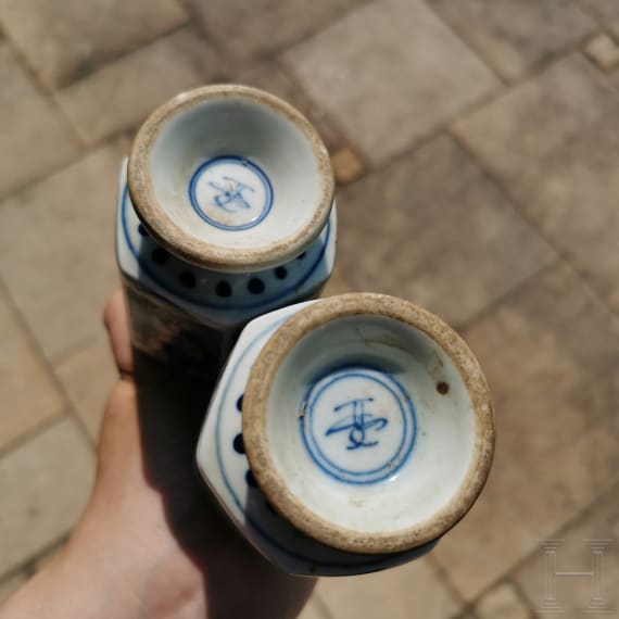 Five small Chinese blue and white "Vung Tau" cargo vases with covers, probably Kangxi period