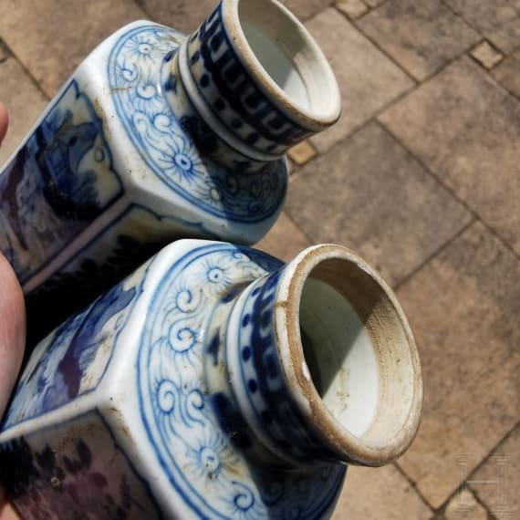 Five small Chinese blue and white "Vung Tau" cargo vases with covers, probably Kangxi period