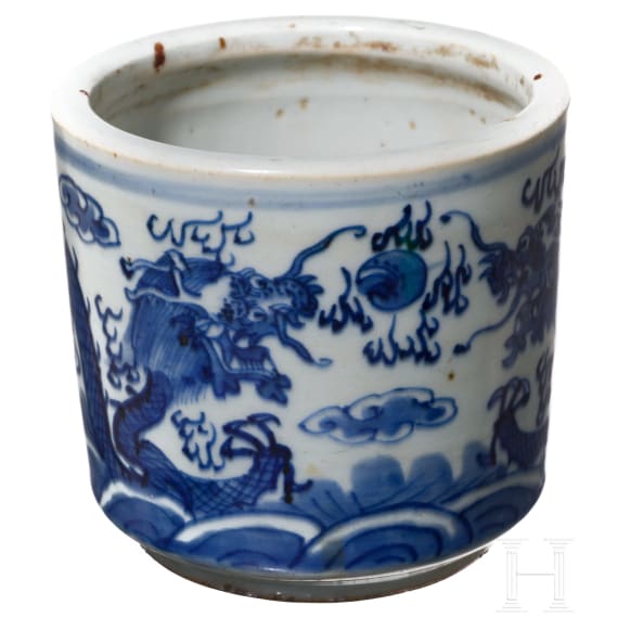 A blue and white brush pot, Guangxu period, circa 1890
